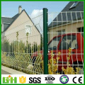 2016 backyard metal fence/curve wire mesh fence(Factory direct sales)